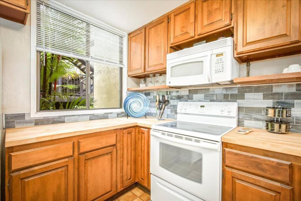 Beautiful 2/2 Condo In Kailua Kona. Ocean View! Buitenkant foto