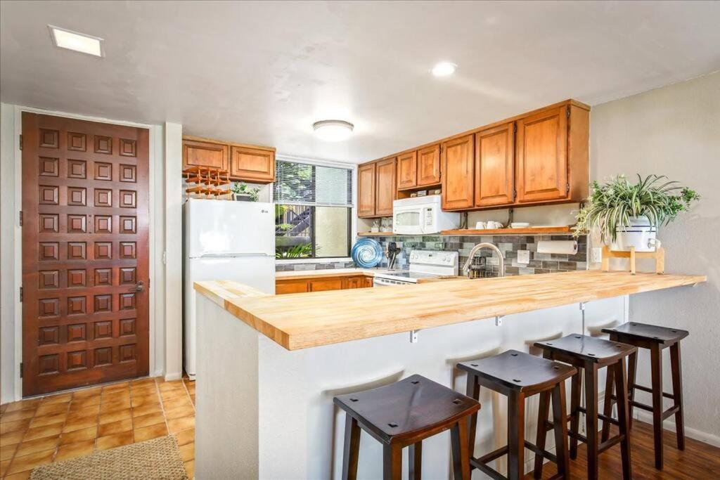 Beautiful 2/2 Condo In Kailua Kona. Ocean View! Buitenkant foto